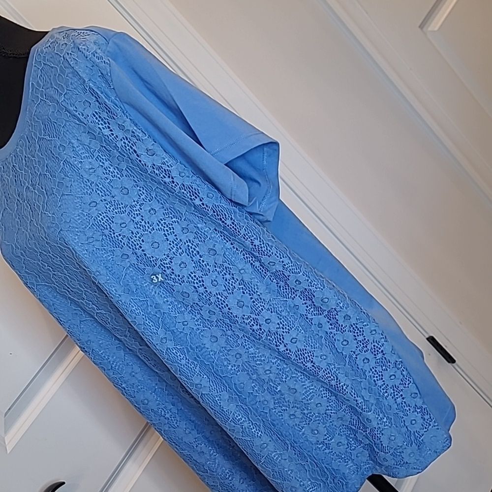 Laura Scott Blue Provence Lace Front Tee - Picture 2 of 10